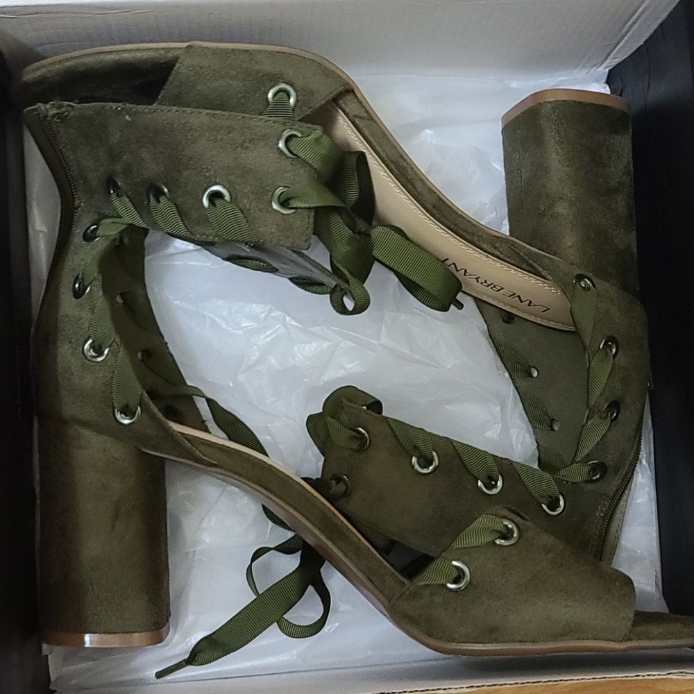 Abkle strap block heel